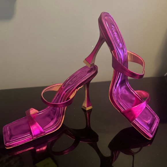 Fuchsia Pyramid Women's Heels - Picture 3 of 3